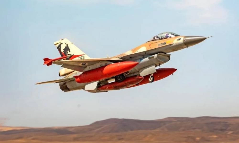 Blue Flag «για χτύπημα» στο Ιράν: Το Ισραήλ πετά τα F-16 με ασυνήθιστα μεγάλα φορτία εξωτερικών δεξαμενών